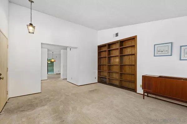 Spring Valley, CA 91978,10497 Moorpark St