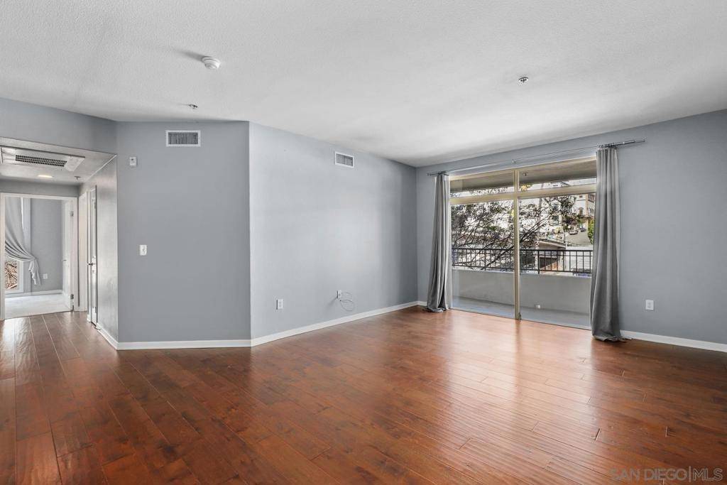 San Diego, CA 92101,1501 Front St #315