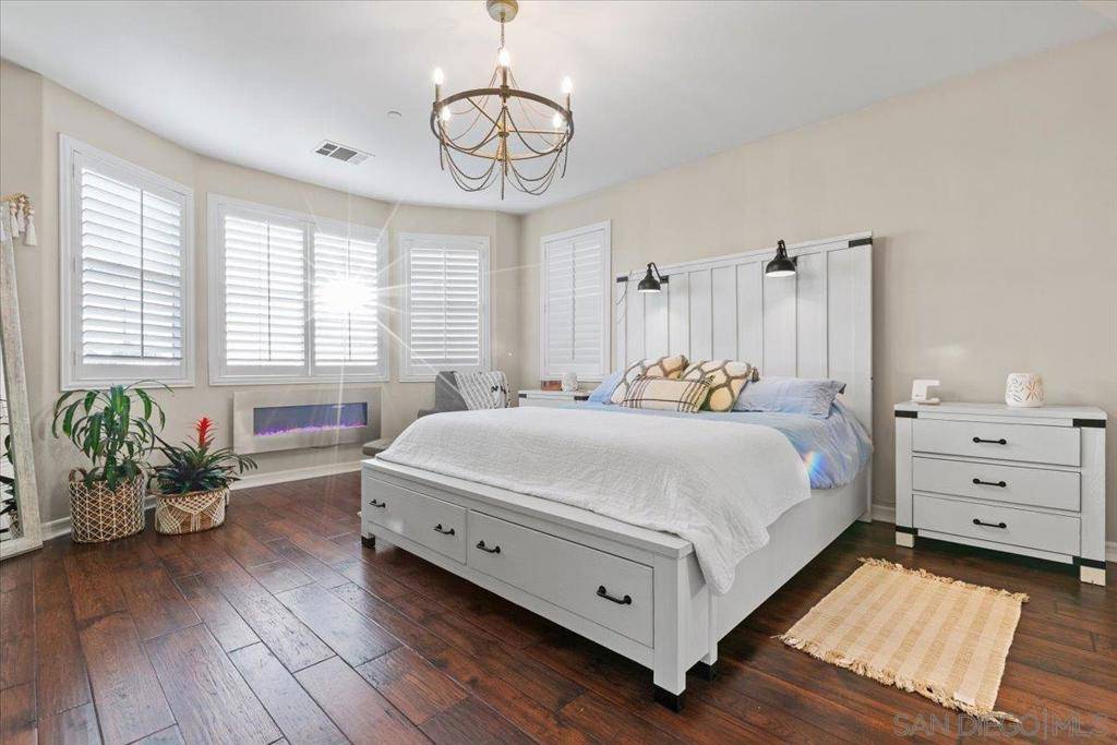Carlsbad, CA 92008,3736 Donna Ct