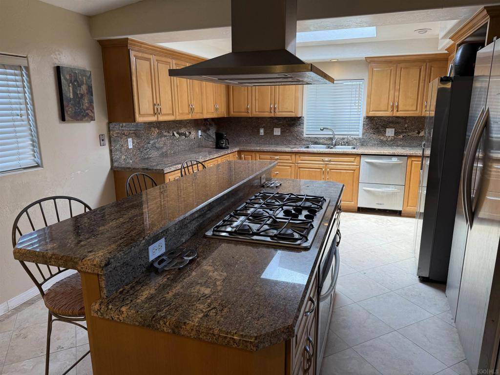 San Diego, CA 92123,8874 Gowdy Avenue