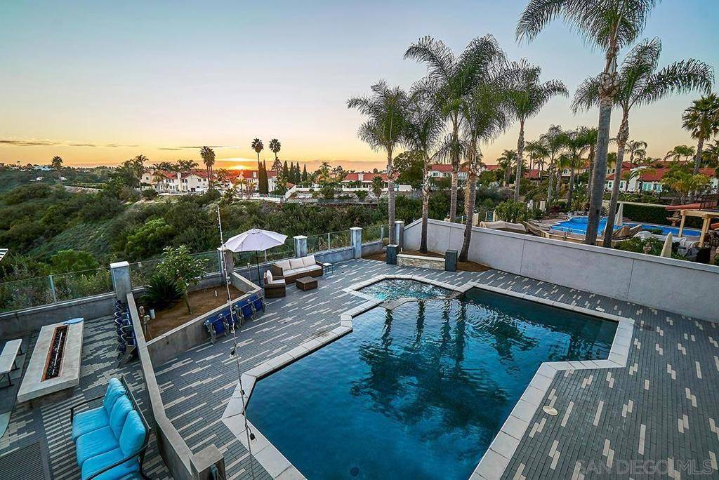 Bonita, CA 91902,376 Canyon Ridge