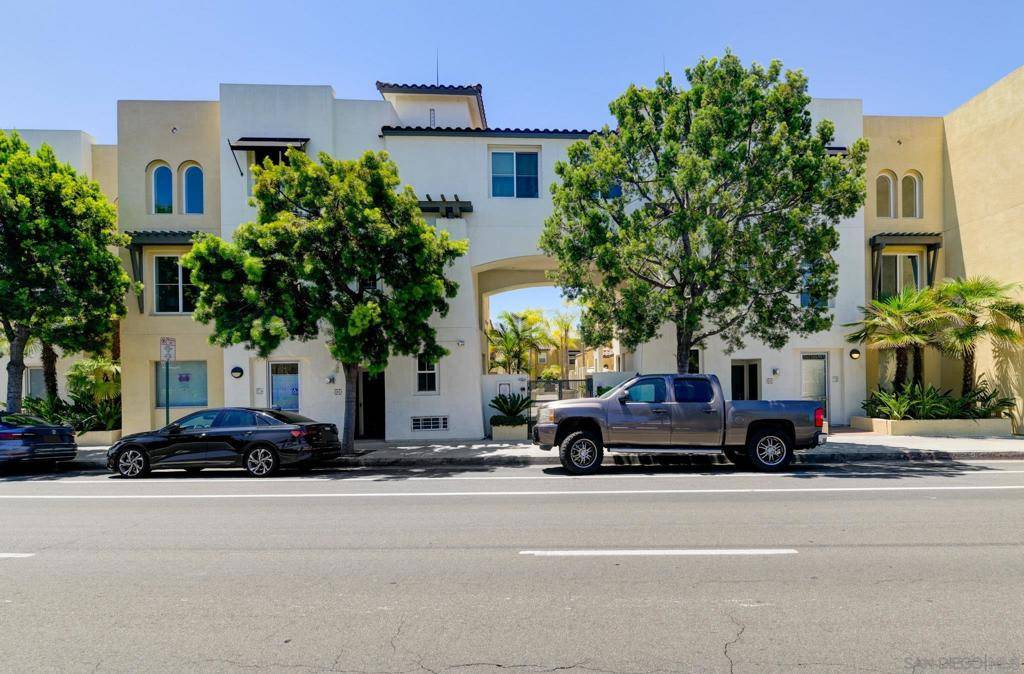 La Mesa, CA 91942,7705 El Cajon Blvd #Unit 4
