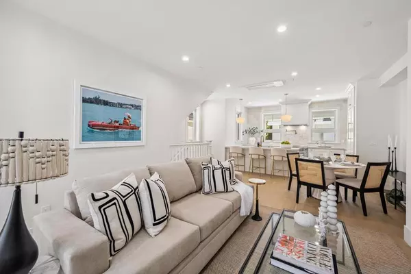 Coronado, CA 92118,743 G Avenue