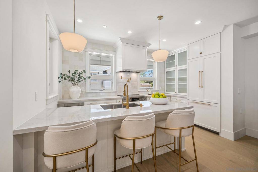 Coronado, CA 92118,743 G Avenue