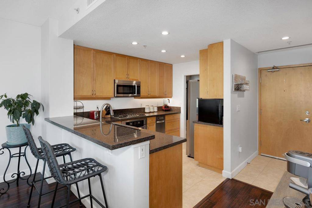 San Diego, CA 92101,850 Beech St. #1403