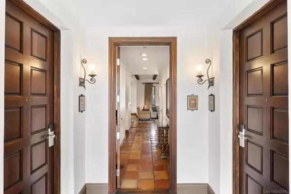 Carlsbad, CA 92009,7310 Estrella De Mar #3