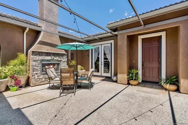 Escondido, CA 92026,2532 Douglaston Glen