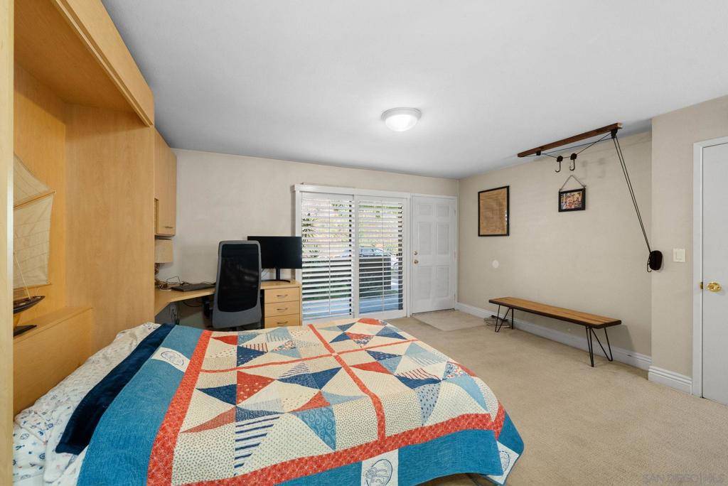 San Diego, CA 92103,2850 Reynard Way #5
