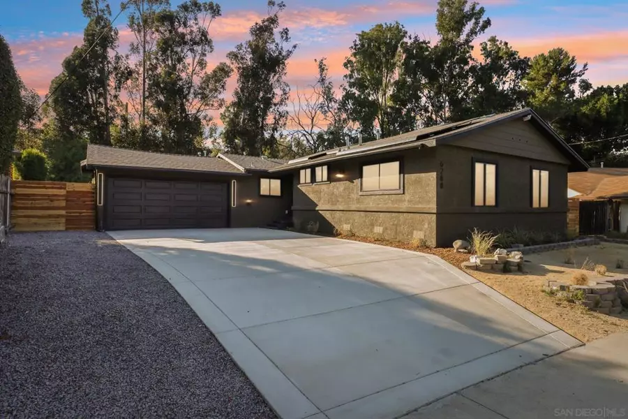 6288 Broadmoor Dr, La Mesa, CA 91942