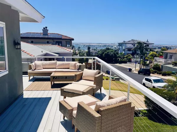 San Diego, CA 92106,3428 Garrison St