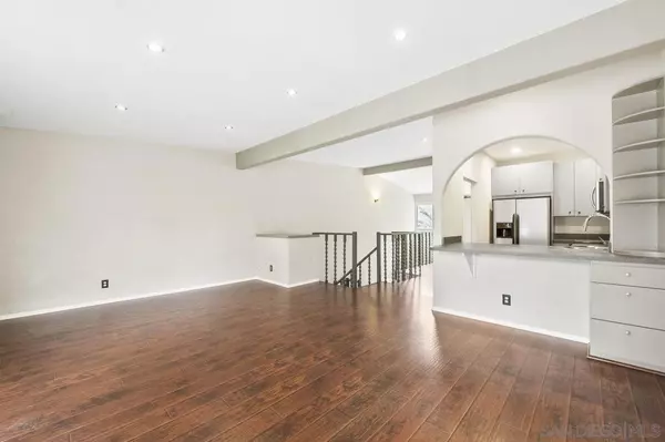 Carlsbad, CA 92009,2402 Altisma Way #G