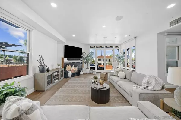 141 Orange Ave #202, Coronado, CA 92118