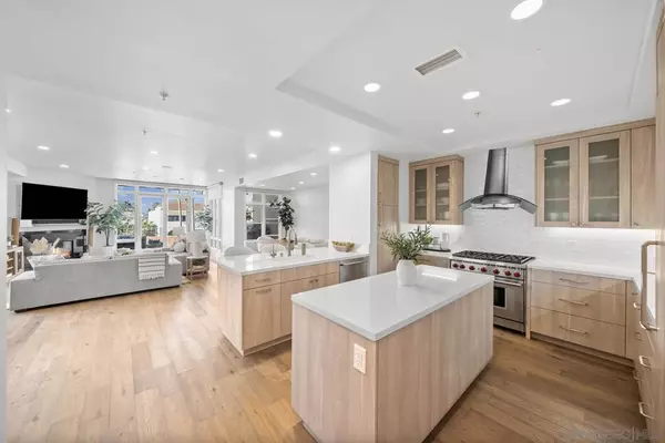 Coronado, CA 92118,141 Orange Ave #202