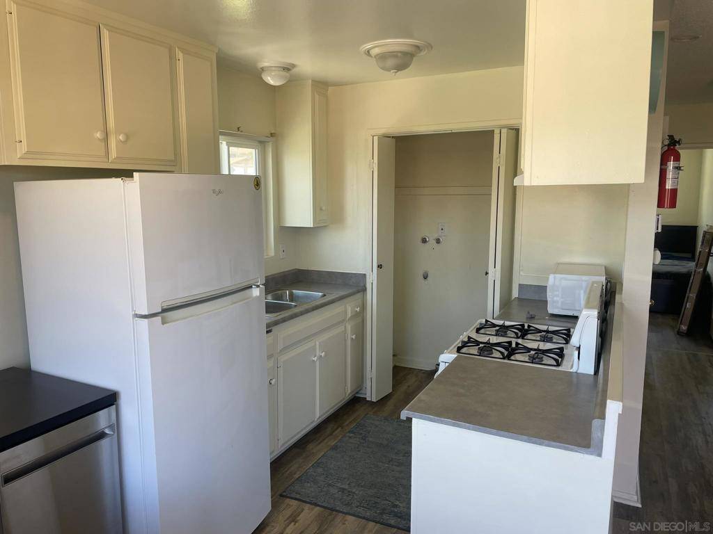Vista, CA 92083,740 742 W California Ave.