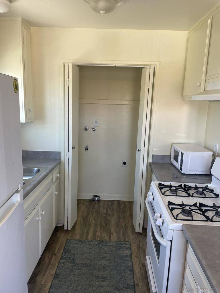 Vista, CA 92083,740 742 W California Ave.