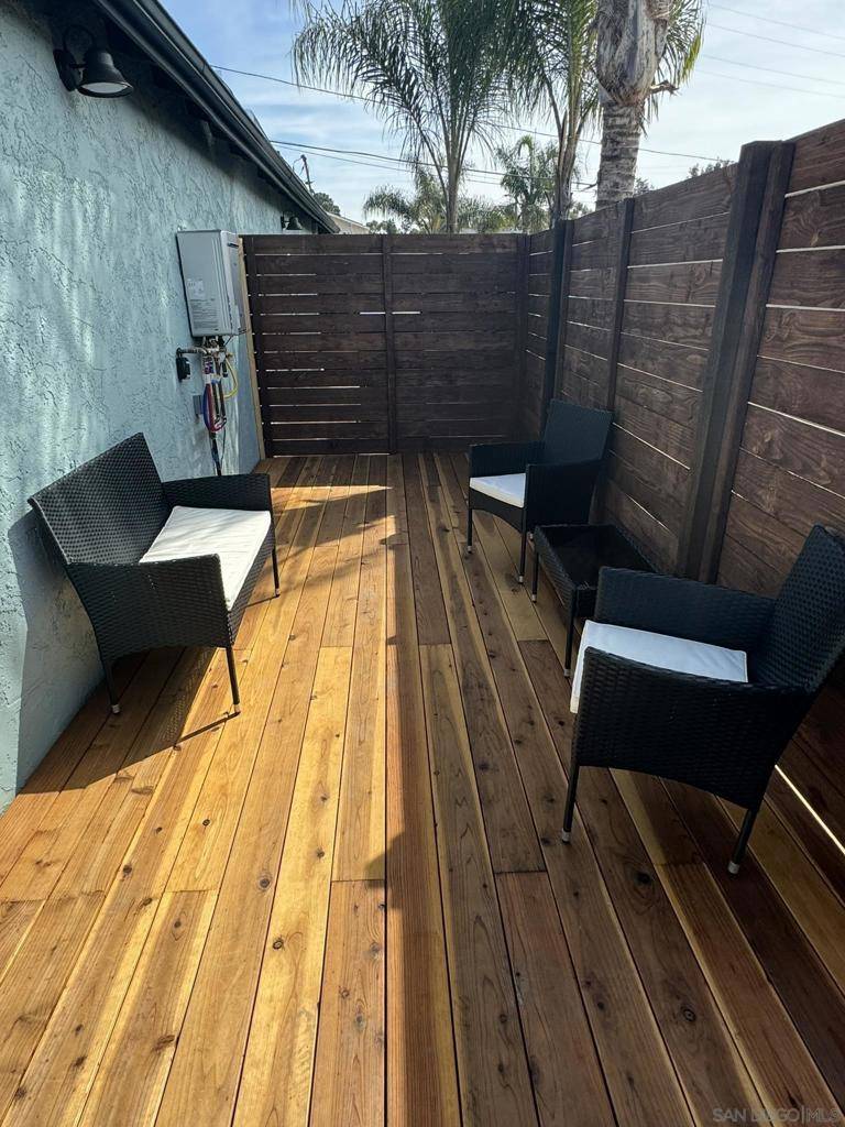 Vista, CA 92083,464 466 W Los Angeles Dr.