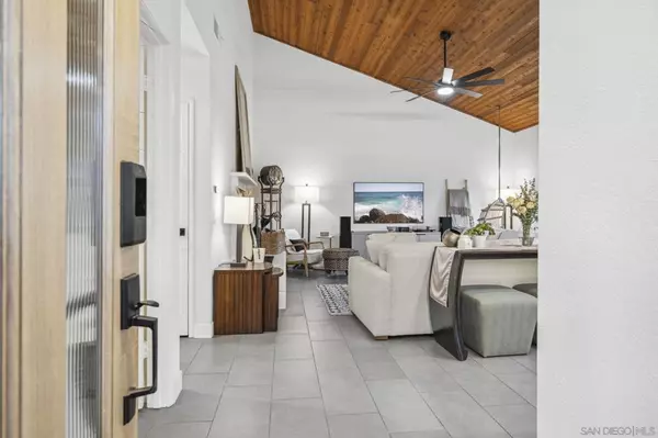 Escondido, CA 92026,29881 Circle R Creek Ln