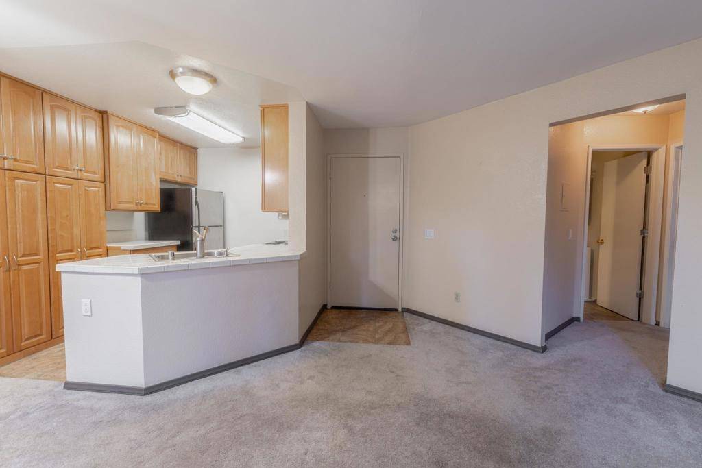 San Diego, CA 92126,9750 Mesa Springs Way #49