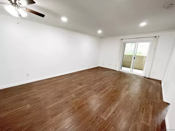 San Diego, CA 92122,7545 Charmant Dr #1309