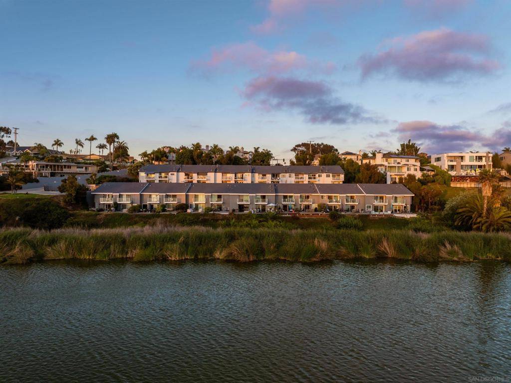 Carlsbad, CA 92008,2399 Jefferson St #3