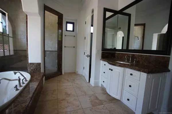 Rancho Santa Fe, CA 92091,18325 Calle La Serra