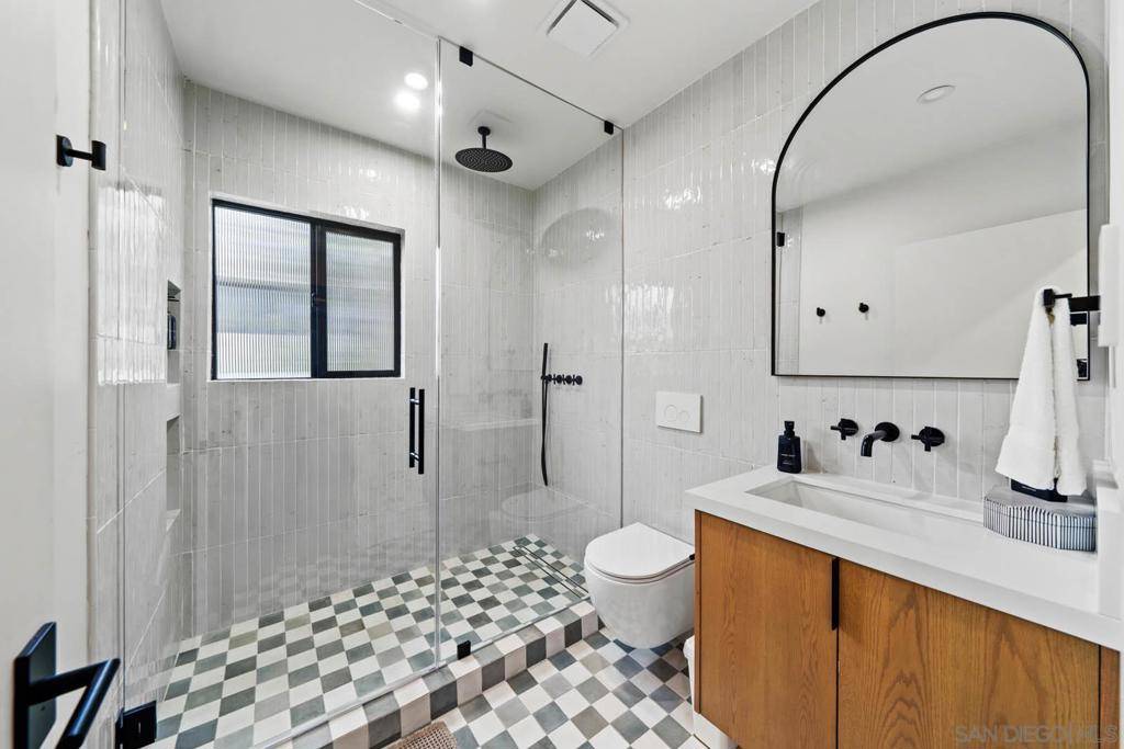 La Jolla, CA 92037,7374 Bishops Ln