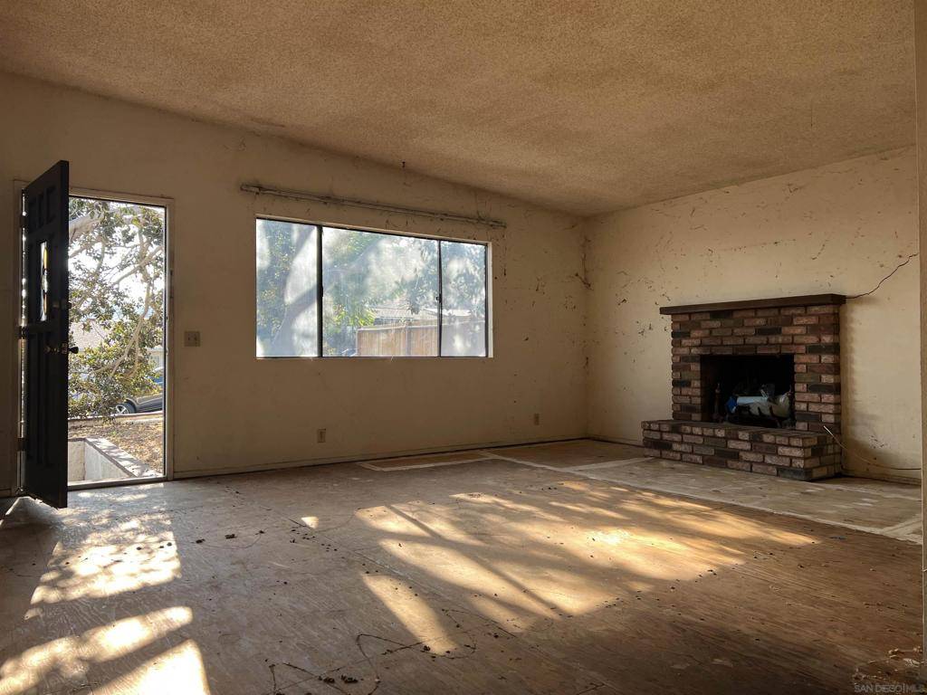 Spring Valley, CA 91977,1321 Coronado Avenue