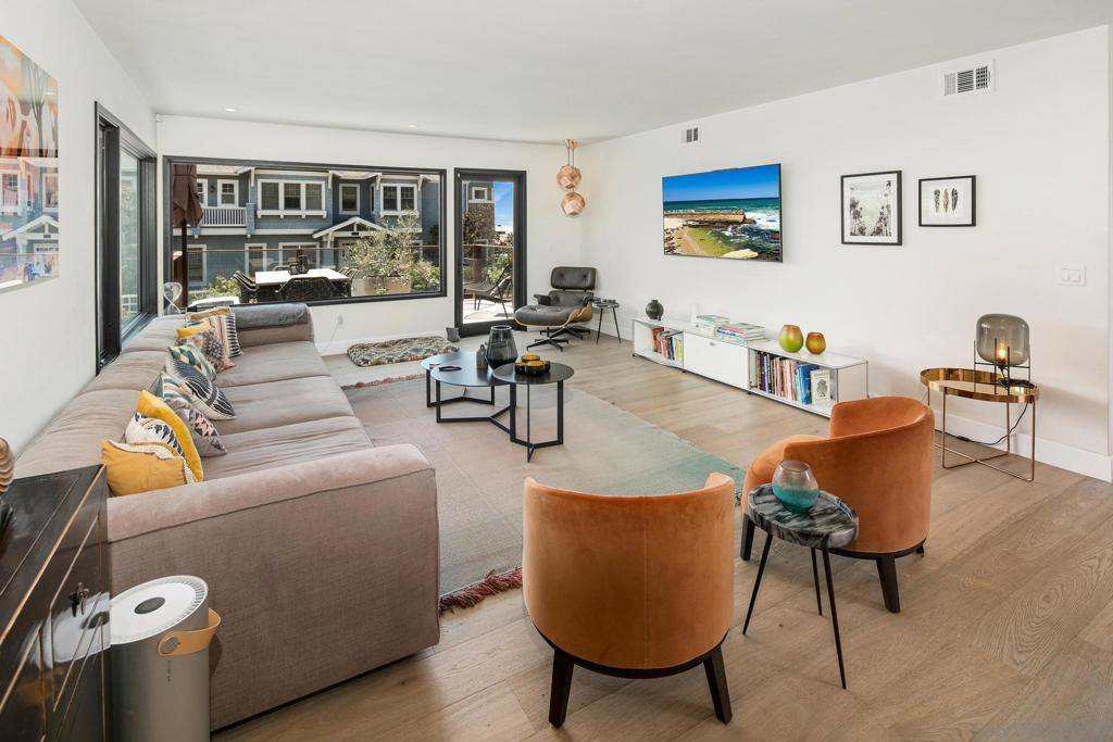 La Jolla, CA 92037,5341 Linda Way