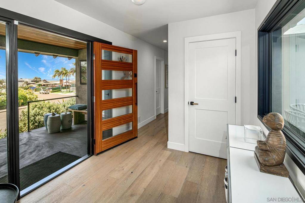 La Jolla, CA 92037,5341 Linda Way