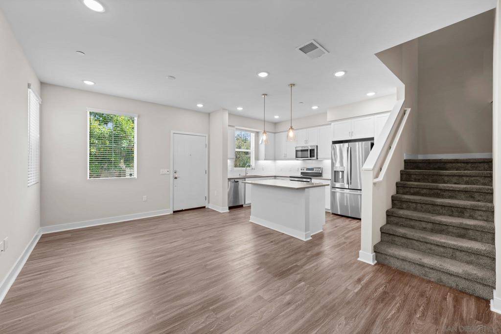 139 Avenida Chapala #106, San Marcos, CA 92069