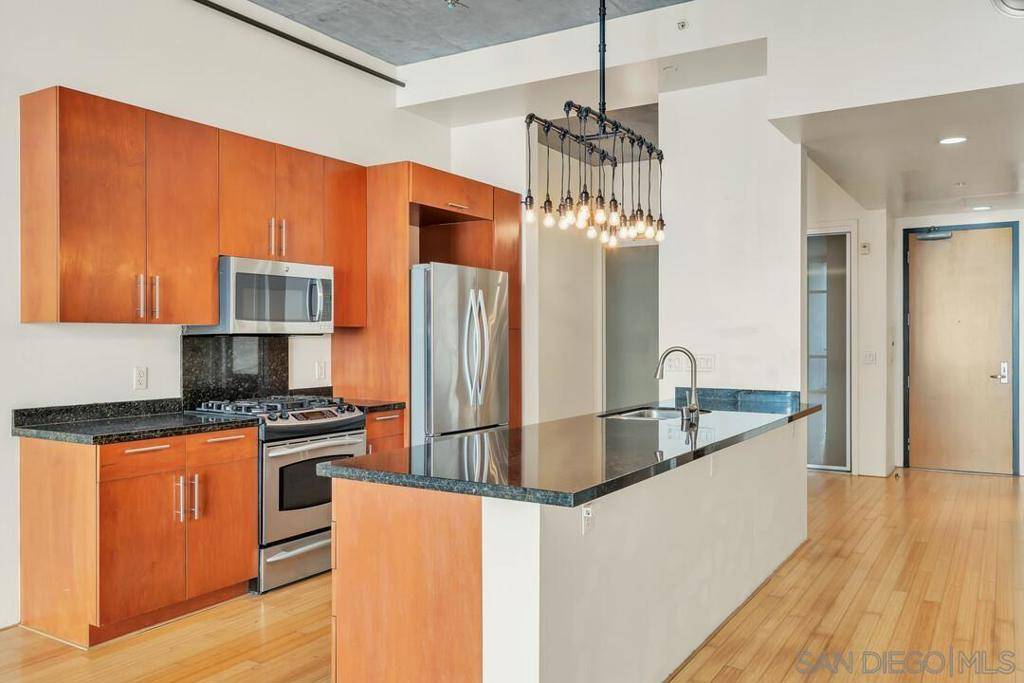 San Diego, CA 92101,1025 Island Ave #407