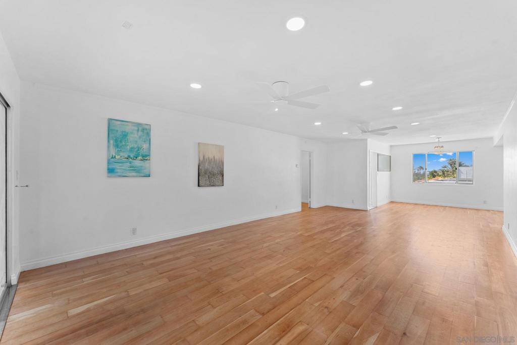 La Jolla, CA 92037,2352 Torrey Pines Rd Unit 9