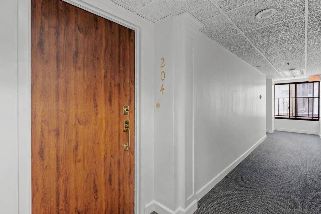 San Diego, CA 92101,1333 8th Ave #204