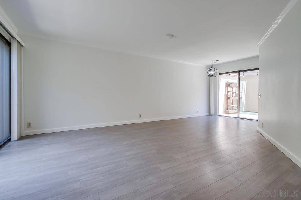 La Jolla, CA 92037,3268 Via Marin #39