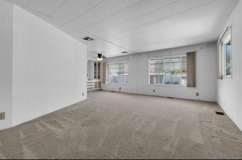 El Cajon, CA 92021,1351 Pepper Dr #75