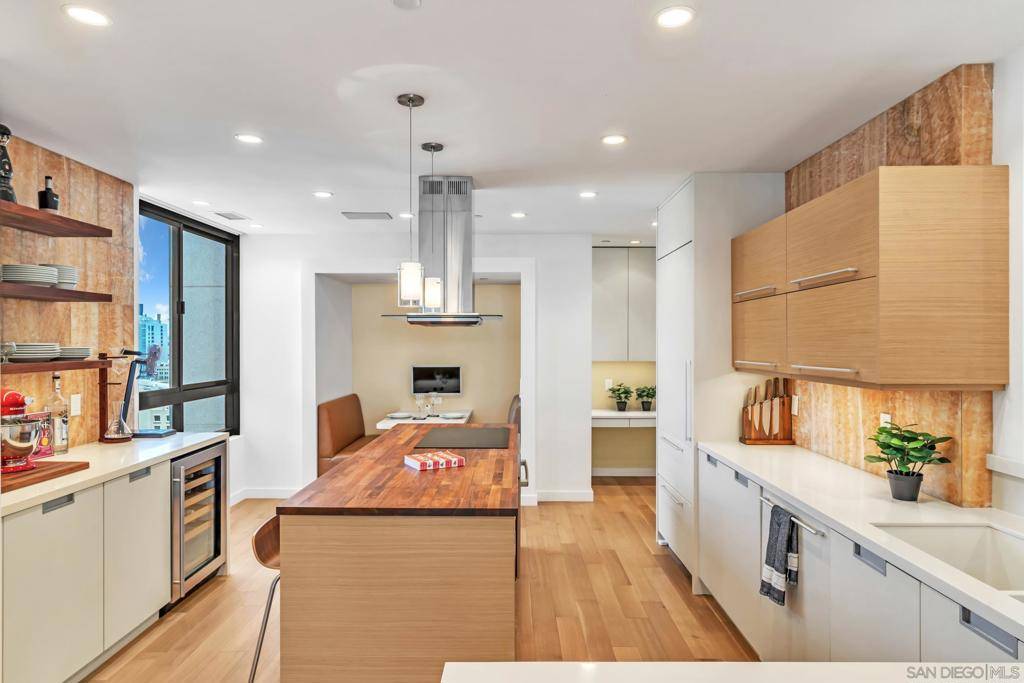 San Diego, CA 92101,700 Front St #1805