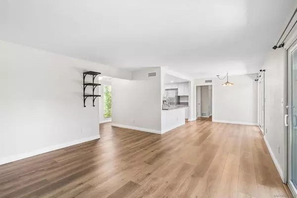Escondido, CA 92026,1872 Fairway Park #B