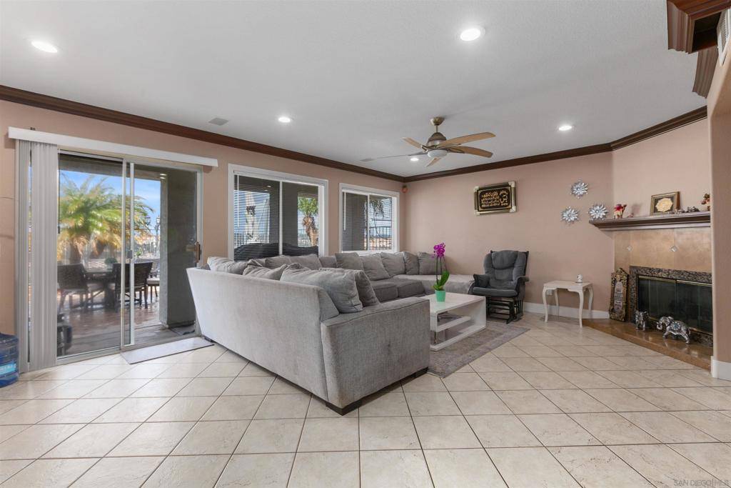 Spring Valley, CA 91978,10394 Valley Waters Dr