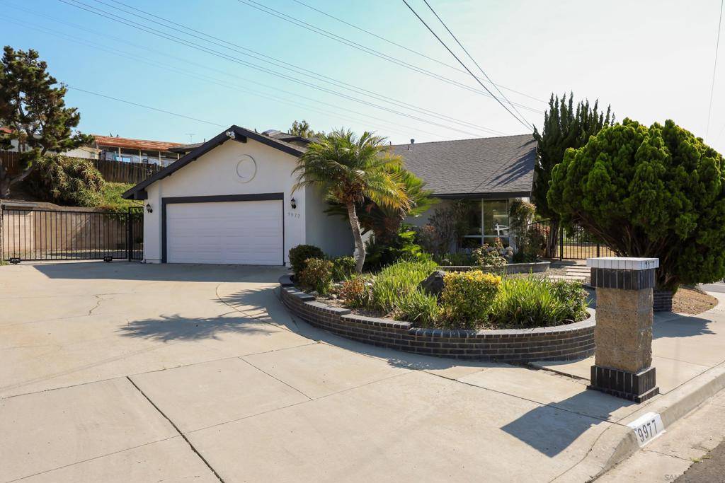 9977 Cristobal Dr, Spring Valley, CA 91977