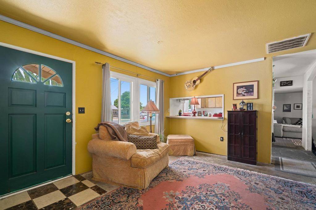 Santee, CA 92071,9530 Galston Drive
