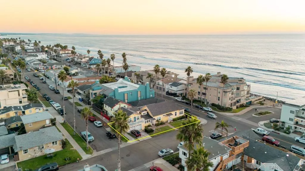 Oceanside, CA 92054,902 4 S Pacific St
