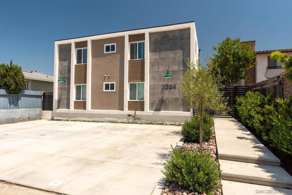 3204 Collier Ave., San Diego, CA 92116