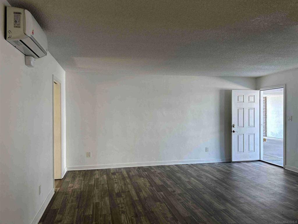 San Diego, CA 92109,2006 Diamond St. #3