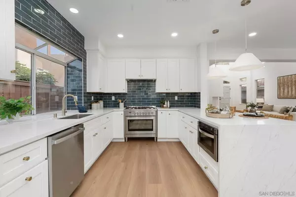 Escondido, CA 92026,2115 Valley Rim Glen