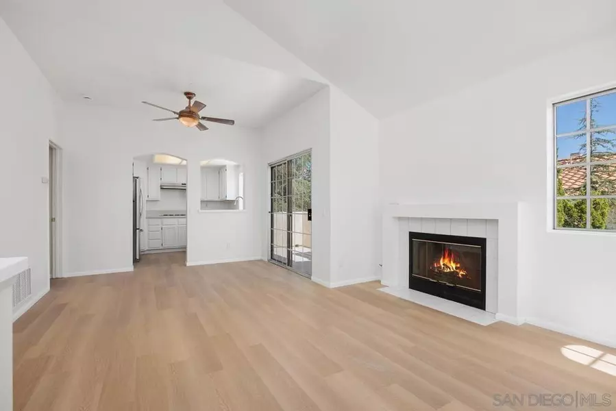 730 Breeze Hill Rd #236, Vista, CA 92081