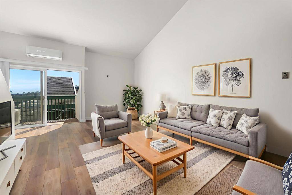 San Diego, CA 92117,4060 Huerfano Ave #314