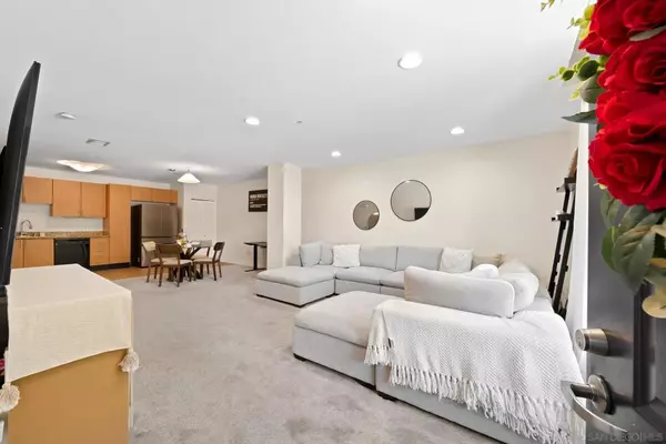 San Diego, CA 92101,1480 Broadway #2101