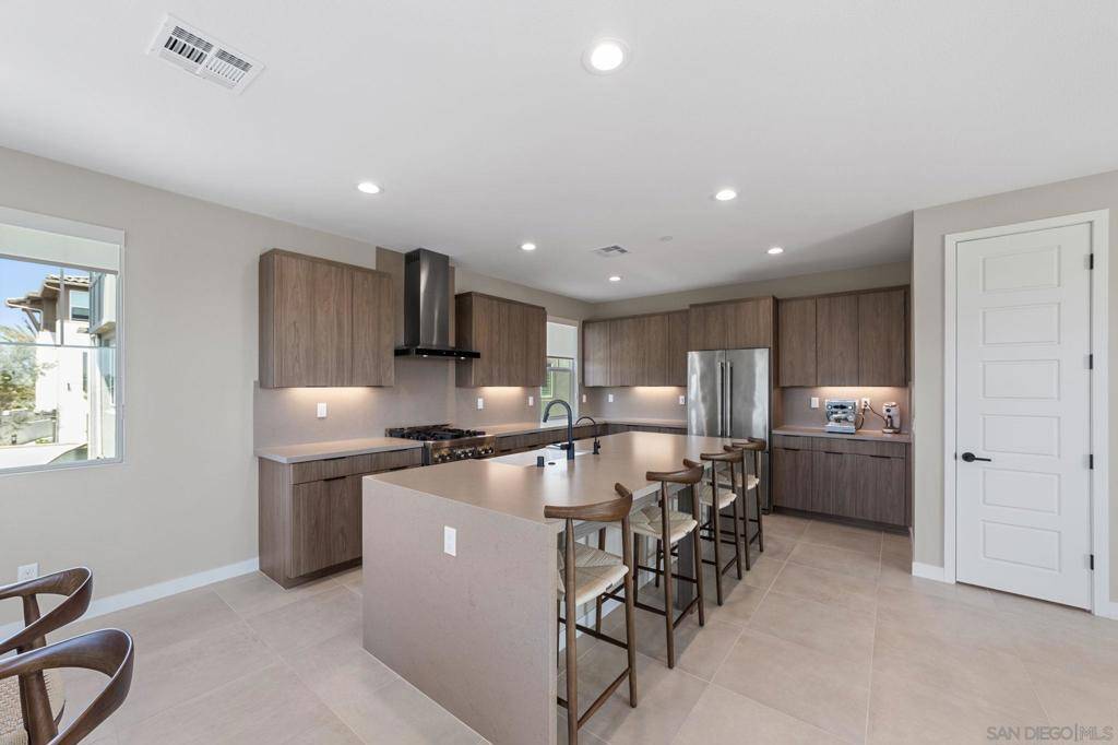 San Diego, CA 92130,13016 Lumen Way