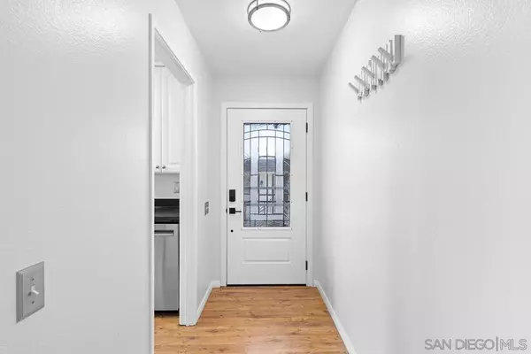 6226 Caminito Andreta, San Diego, CA 92111