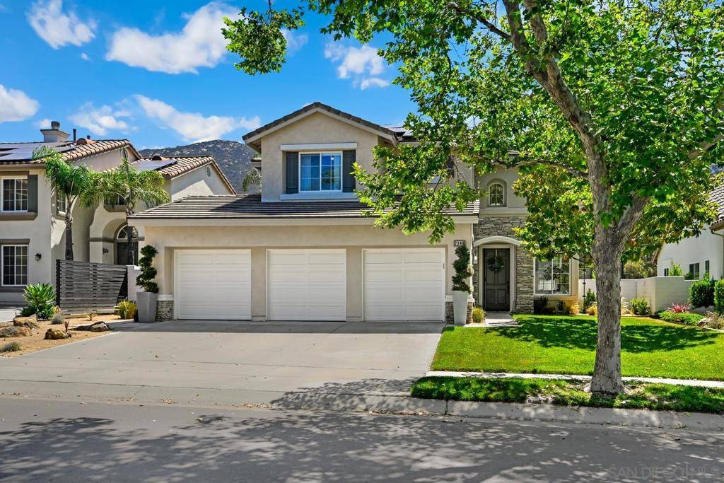 2348 Old Ranch Rd, Escondido, CA 92027